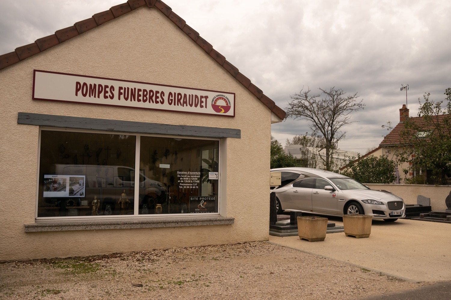 Photo 0 de Pompes Funèbres Giraudet - Champdôtre
