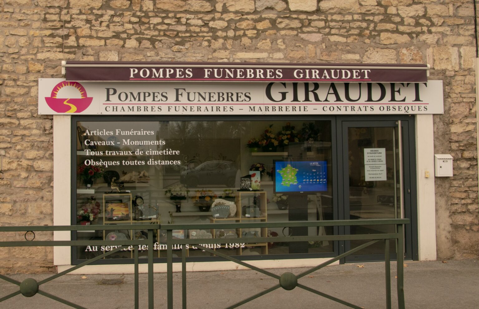 devanture pompes funebres Giraudet