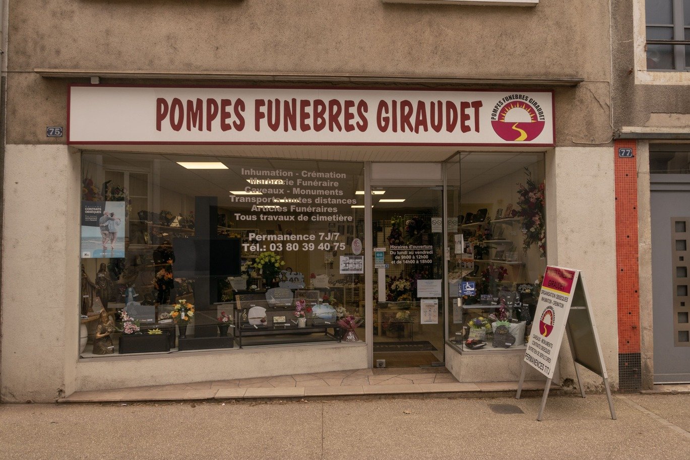 devanture pompes funebres Giraudet